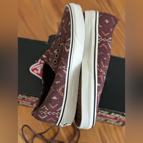 NWOT VANS AUTHENTIC (TRIBE RUG) RED CLAY MENS SIZE 10 - Picture 6 of 10